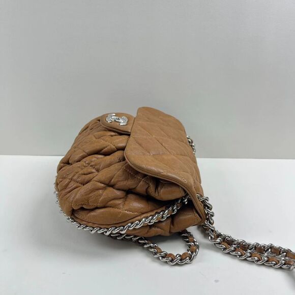 Chanel Women Pre-Loved Bag Very Good Condition - Picture 7 of 9